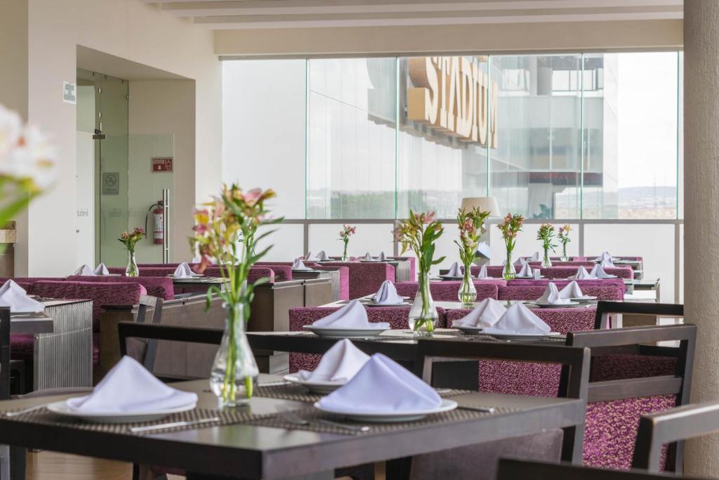 Restaurace v ubytování Hotel Stadium Leon