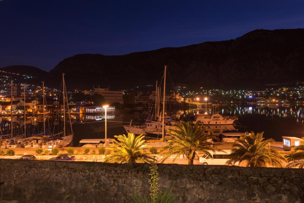 Kotor old town Palace Bucha - 8