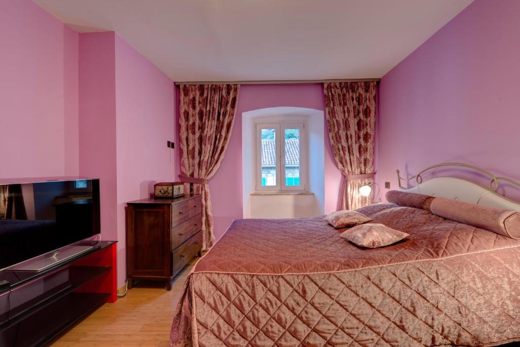 Kotor old town Palace Bucha - 5