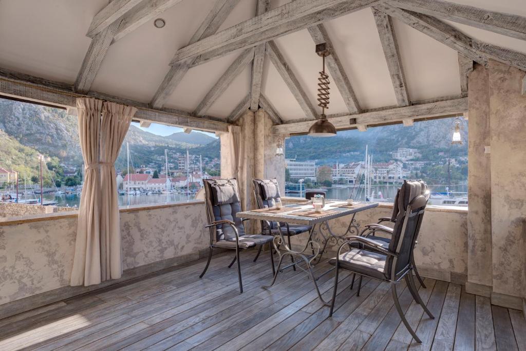 Kotor old town Palace Bucha - 10