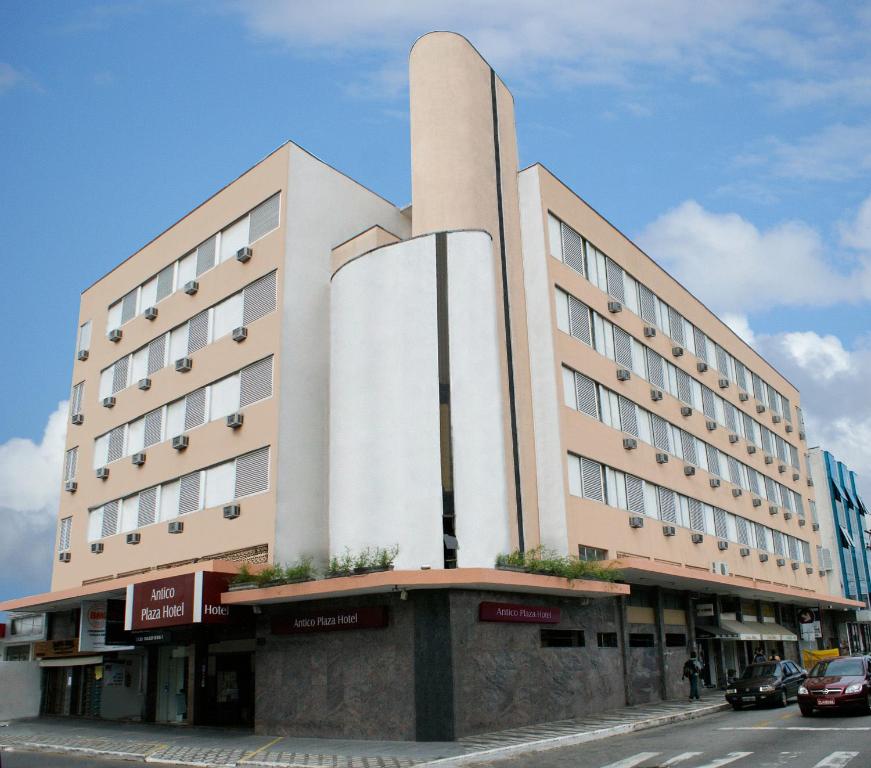  Antico Plaza Hotel