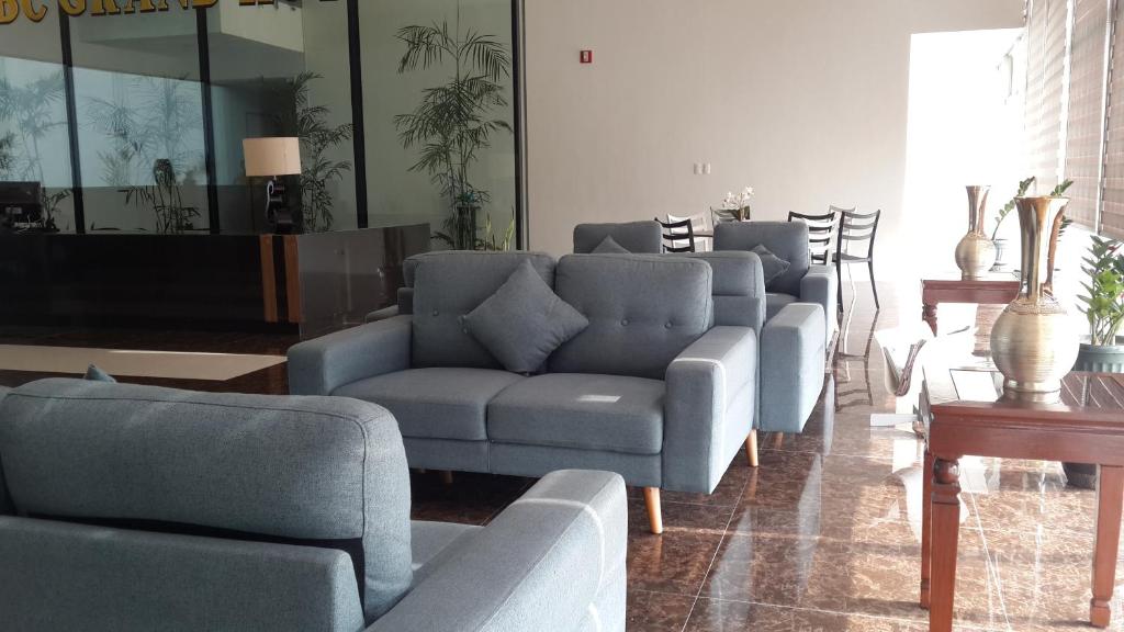 Posezení v ubytování YBC Grand Hotel