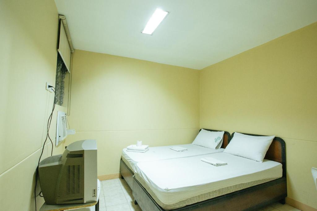 TV a/nebo společenská místnost v ubytování GV Hotel - Talisay City