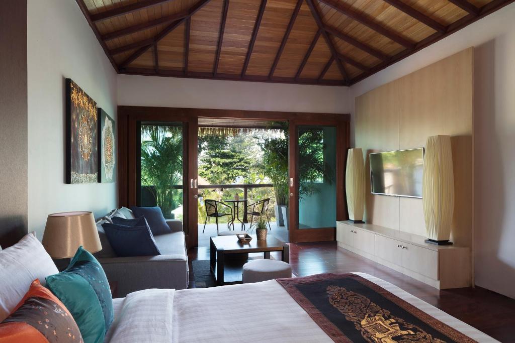 Ein Sitzbereich in der Unterkunft Mali Resort Sunrise Beach