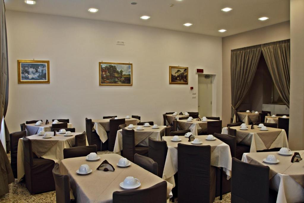 Restaurace v ubytování Sisters Hotel
