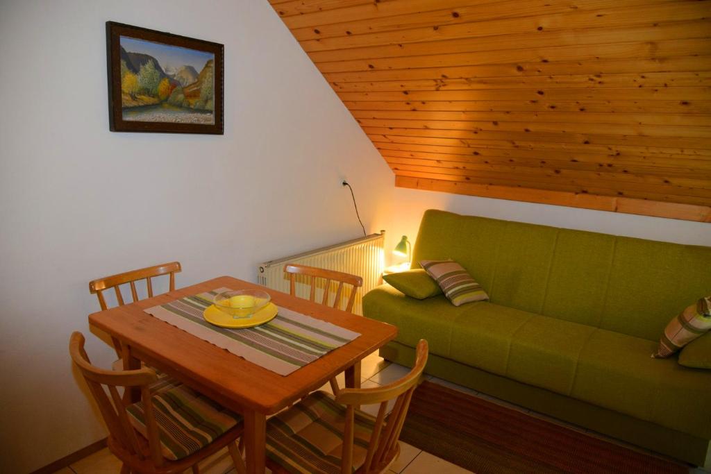 Posezení v ubytování Apartmaji Rabič