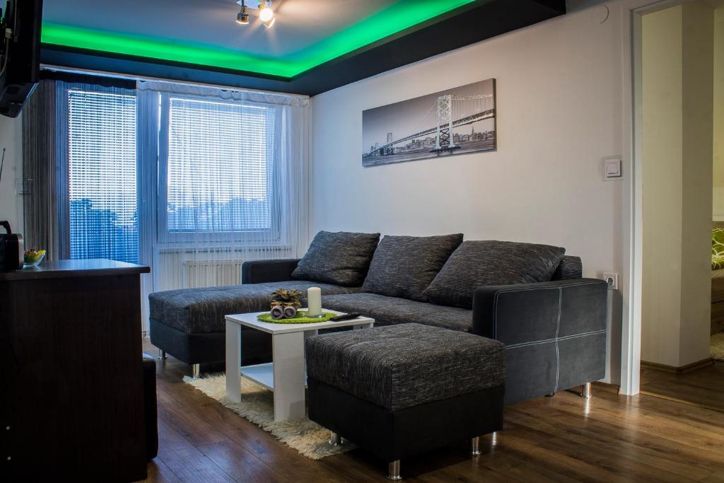 Apartmani Anna tesisinde bir oturma alanı