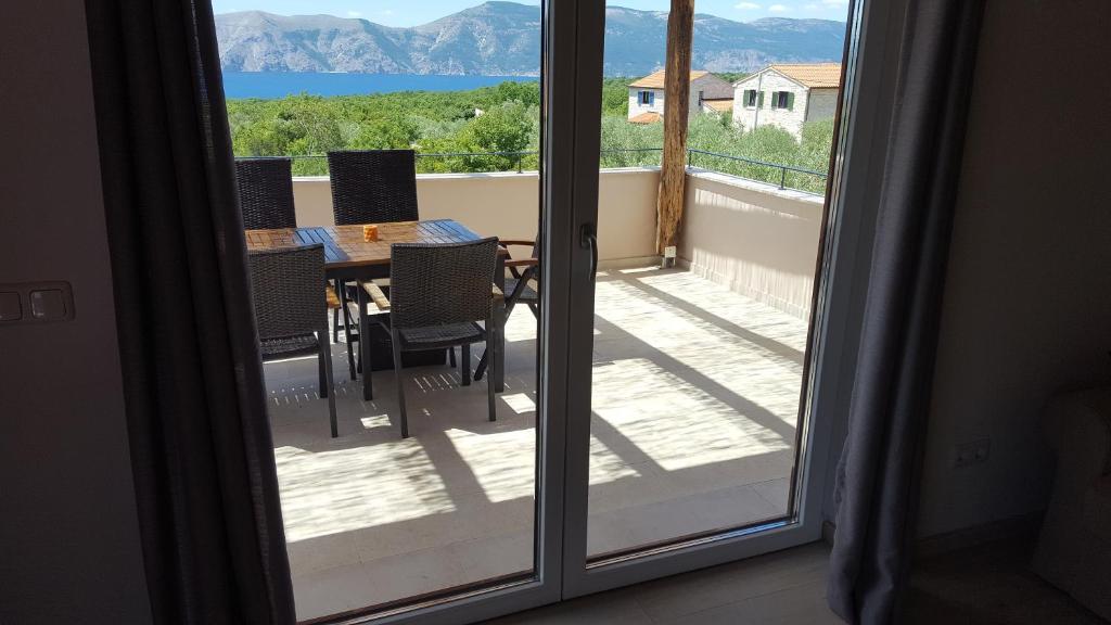 Nespecifikovaný výhled na hory nebo výhled na hory při pohledu z apartmánu