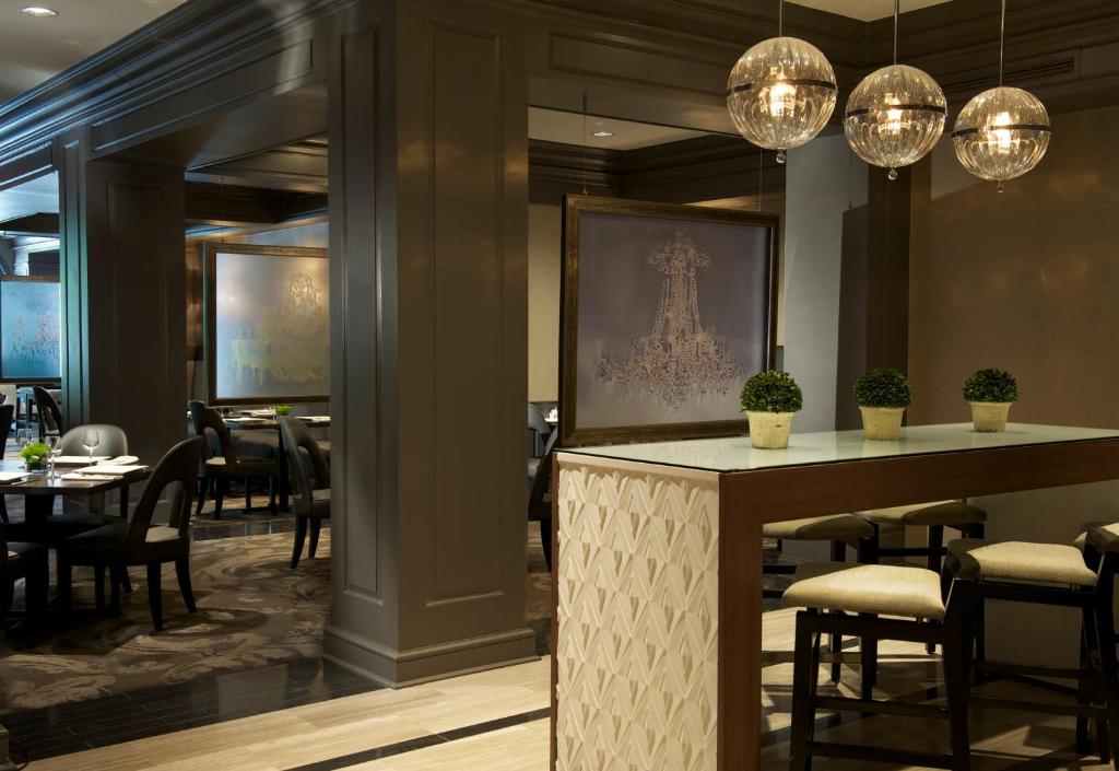 Restaurace v ubytování Melrose Georgetown Hotel