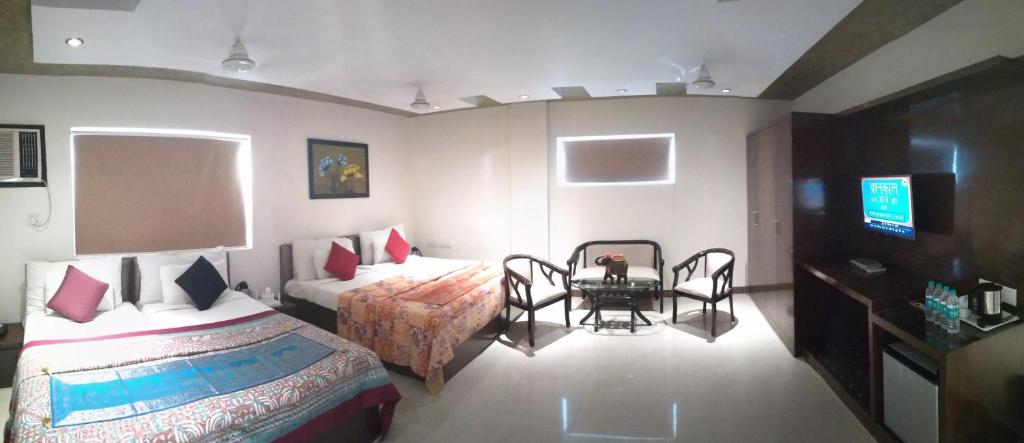 Hotel Karan Vilas - Salle Familiale Avec Vue Sur Le Jardin