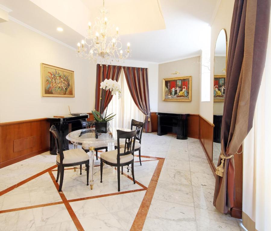 Posezení v ubytování Hotel Traiano