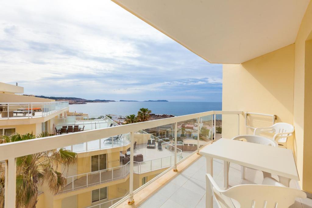 Marina Palace by Intercorp Hotel Group, Bucht von San Antonio ...