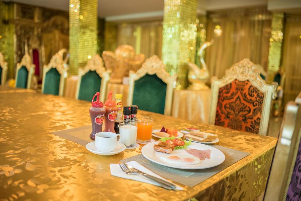 Nakaraj Princess Chiang Rai - Walking Street - Resim 3