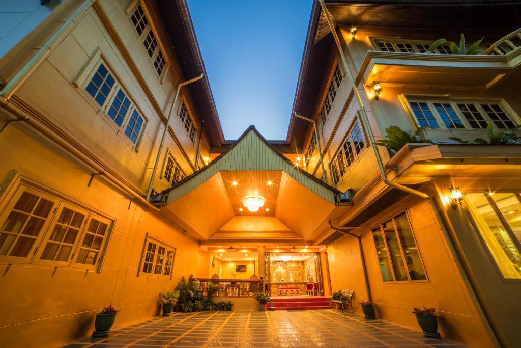 Nakaraj Princess Chiang Rai - Walking Street - Resim 5
