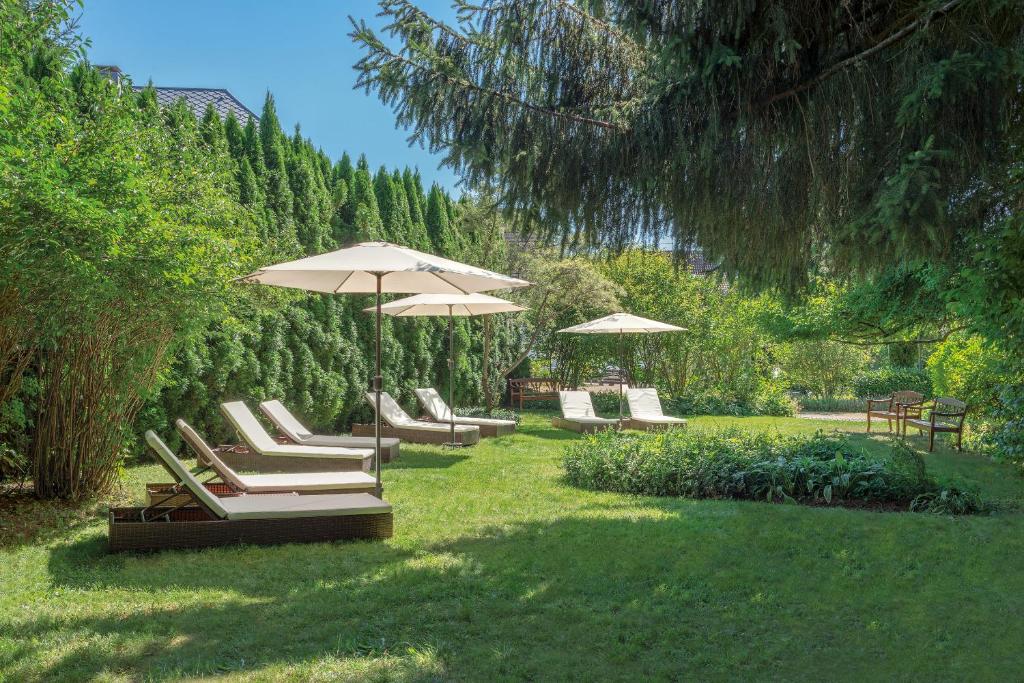 Zahrada ubytování ADLER HÄUSERN Gourmet & Spa Hotel