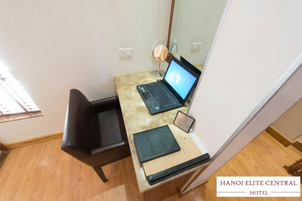 TV a/nebo společenská místnost v ubytování Elite Central Hotel Hanoi