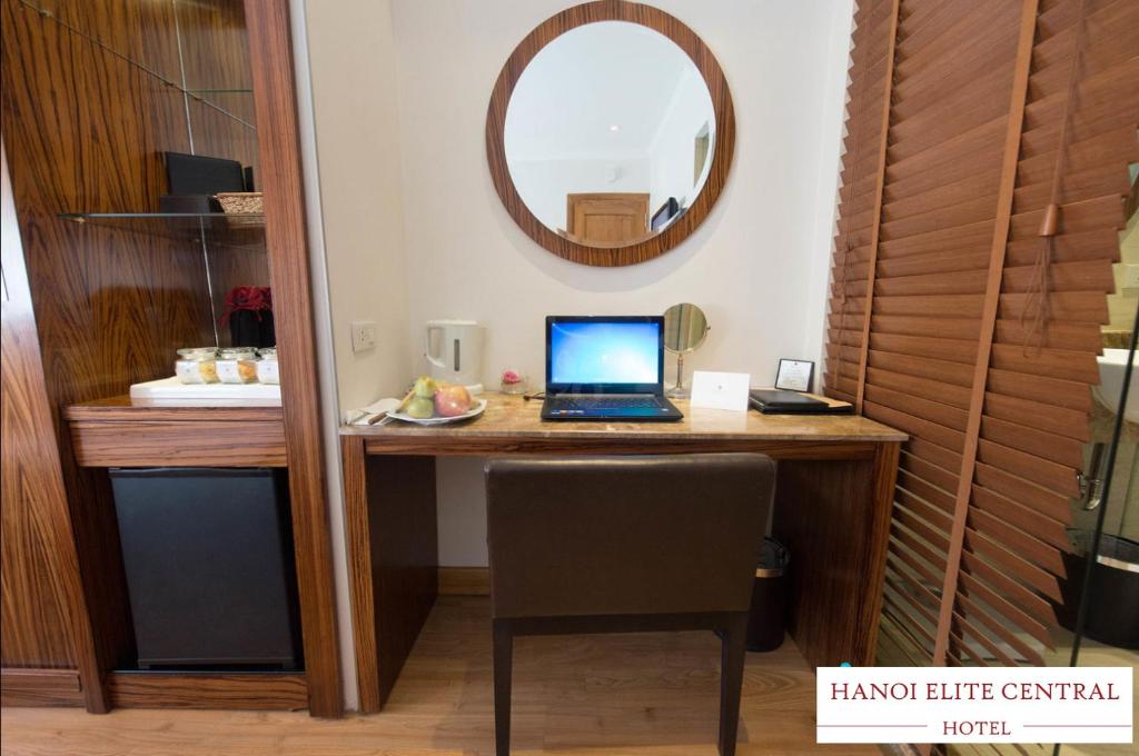 TV a/nebo společenská místnost v ubytování Elite Central Hotel Hanoi
