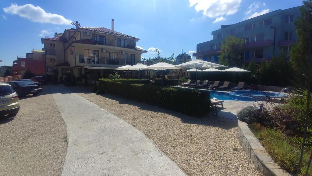 Bazén v ubytování Family Hotel Muses nebo v jeho okolí