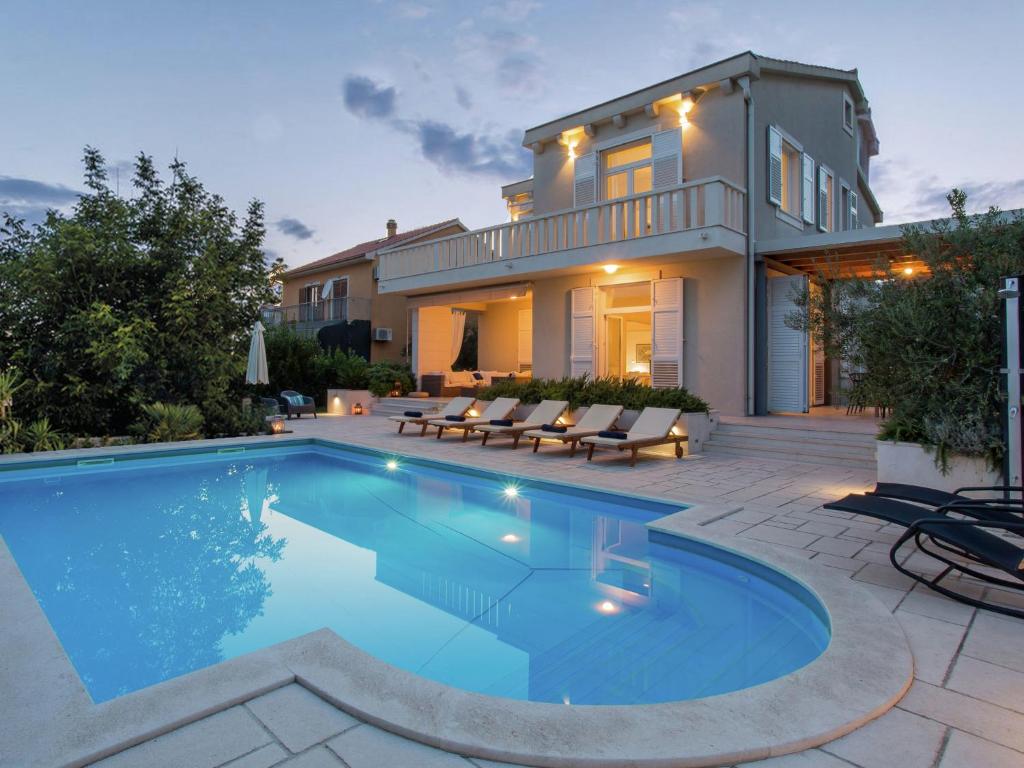 Villa in Ka tel Novi near Beach