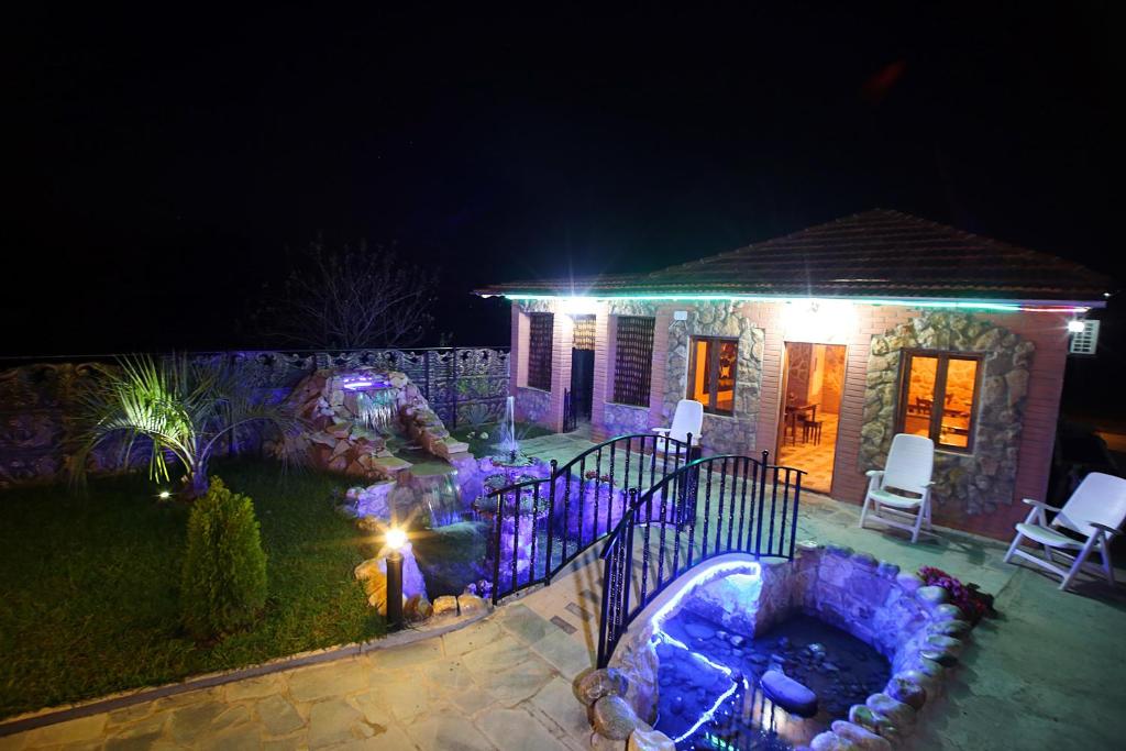 Bazén v ubytování Hotel Harmony nebo v jeho okolí