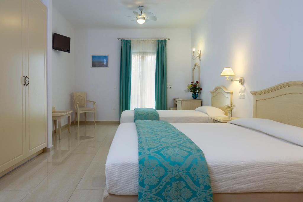 Kamari Hotel - Superior Triple Room