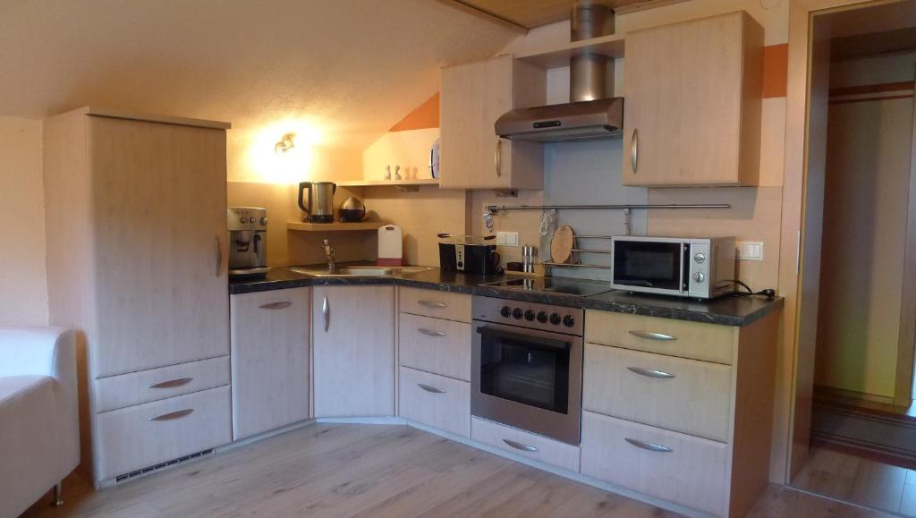 Kuchyň nebo kuchyňský kout v ubytování Appartement Tiefenbrunn