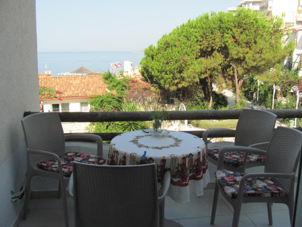Sea Breeze Apartment Bougainville Bay - Image 5