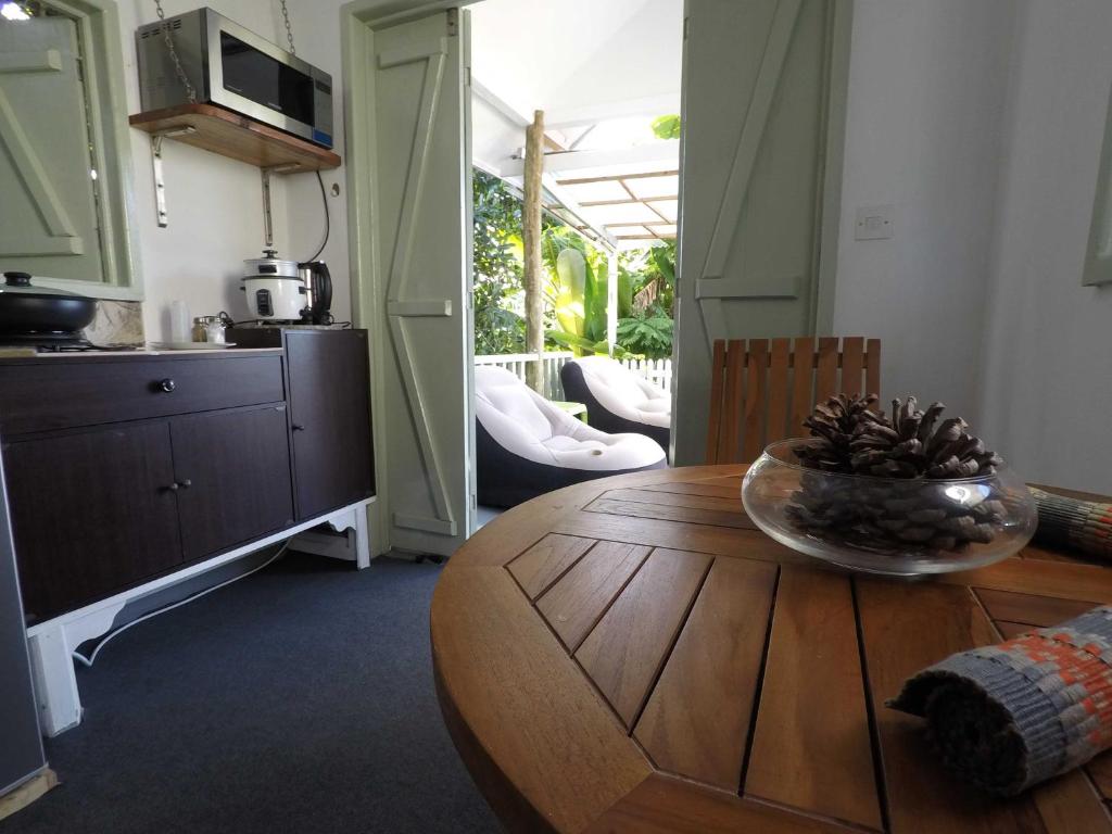 Kuchyň nebo kuchyňský kout v ubytování Villa Kayola - Self Catering