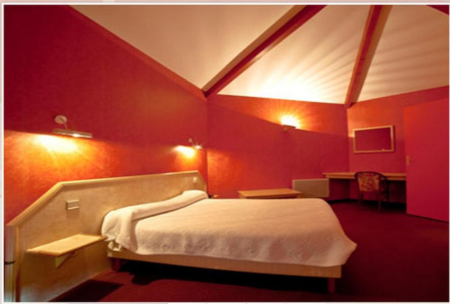 Logis Hotels - Hotel Restaurant l Enclos - Tweepersoonskamer Met 2 Aparte Bedden