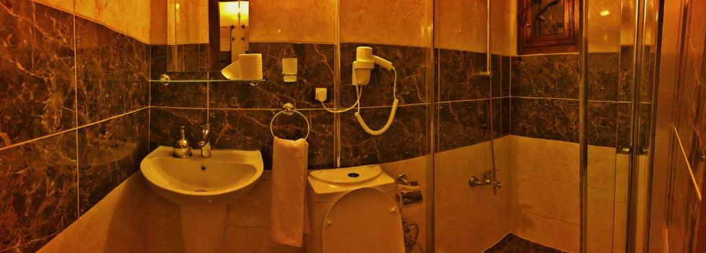 Koupelna v ubytování Beybagi Konak Hotel