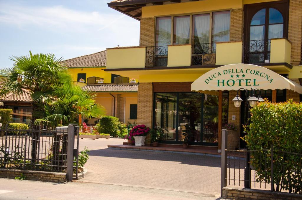 Budova, kde se hotel nachází