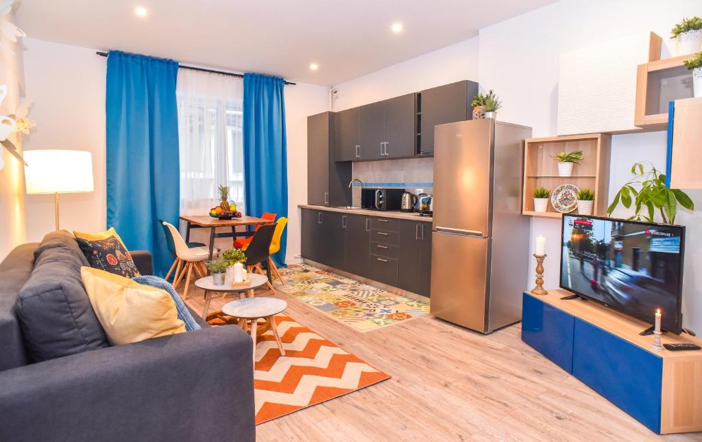 Parliament & River View Apartments - 