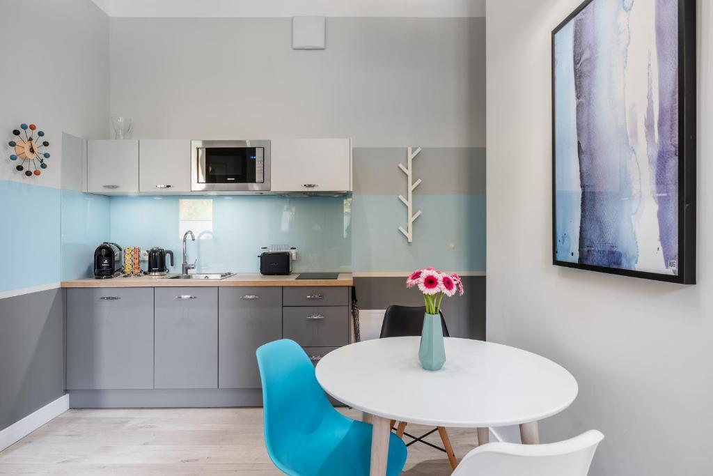 Sanhaus Apartments - CHOPINA 13 - apartamenty w centrum, 5 minut od plaży i deptaka - One-Bedroom Apartment