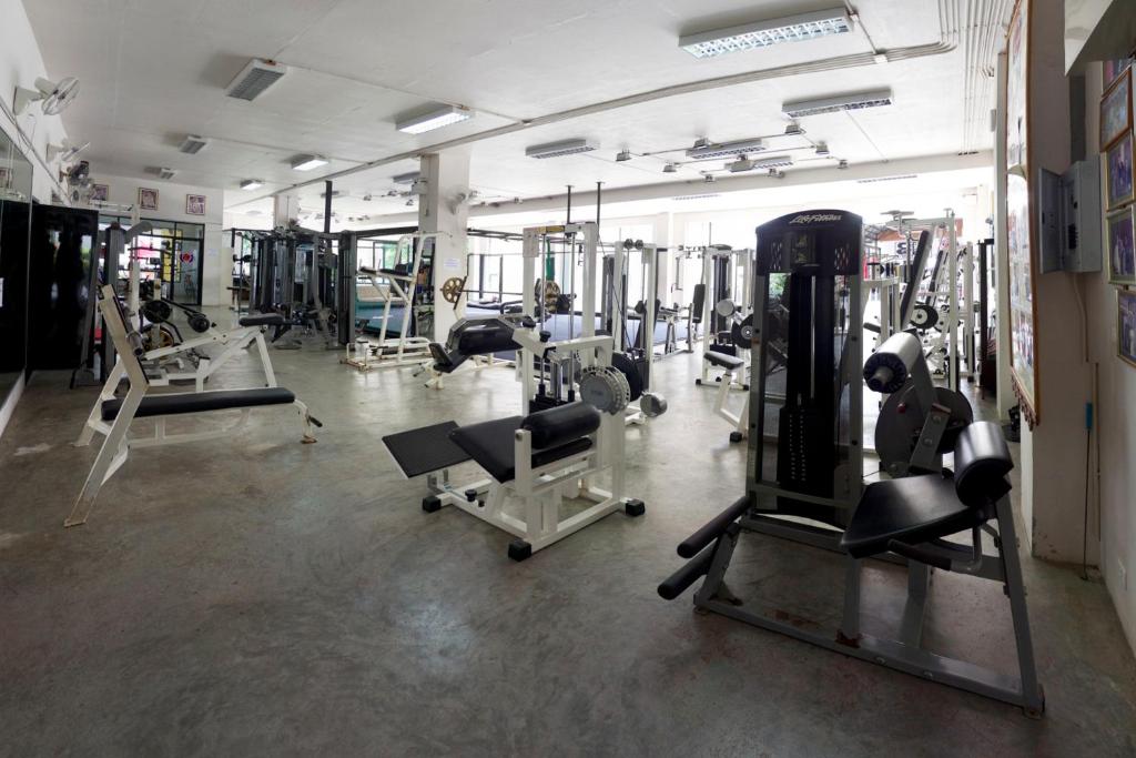 Fitness centrum a/nebo fitness zařízení v ubytování Superpro Samui