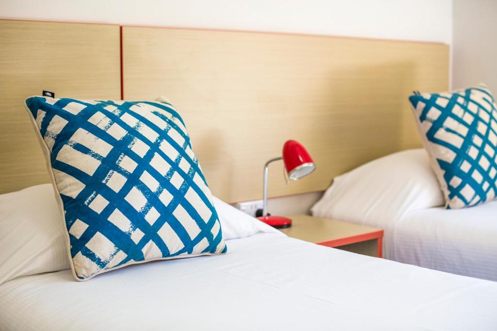 
Economy King Room with Shared Bathroom
