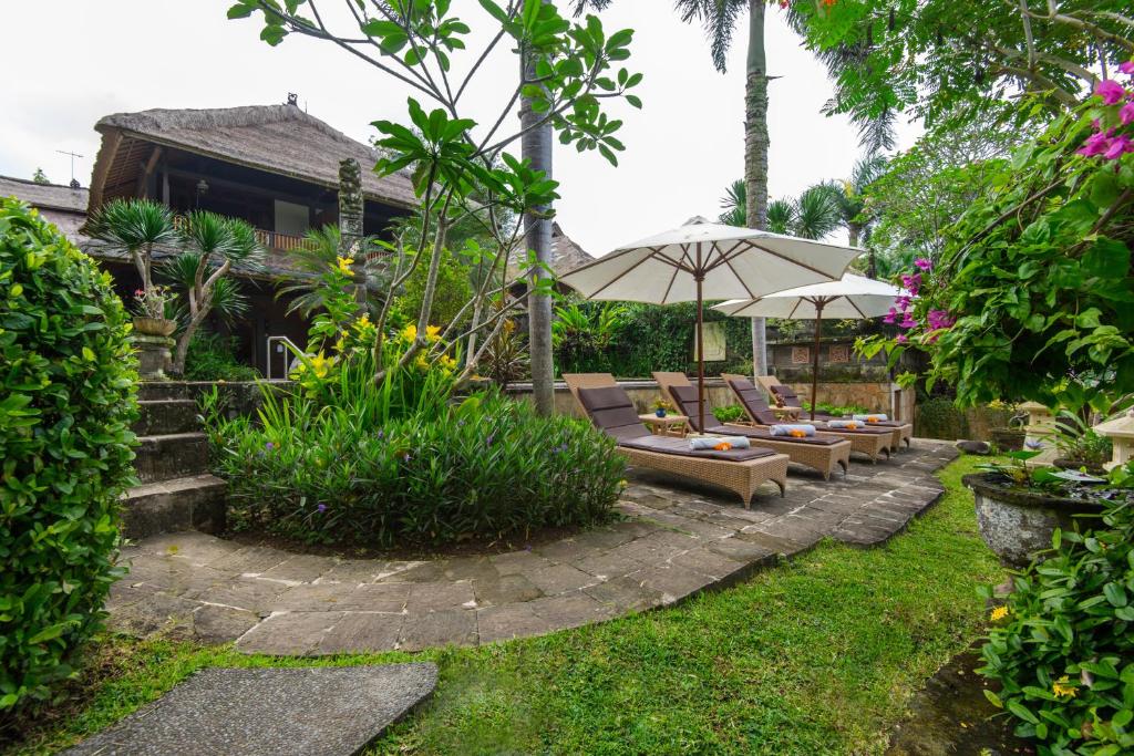 Zahrada ubytování Hotel Bunga Permai