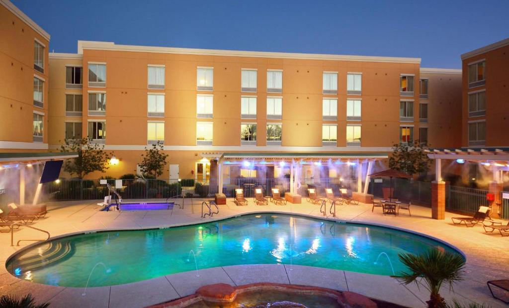 Bazén v ubytování Hyatt Place Phoenix/ Mesa nebo v jeho okolí