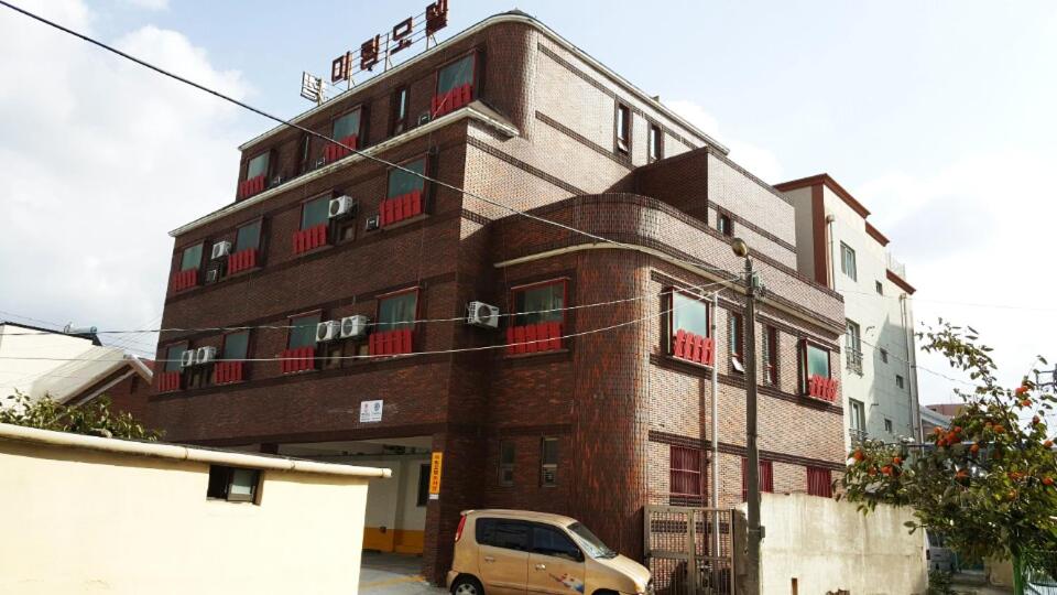 Foto da galeria de Mirim Motel em Gyeongju