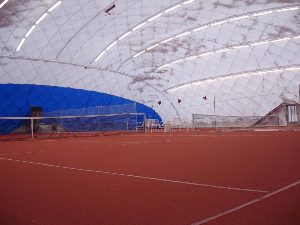 Tenis a/nebo squash v ubytování Hotel Hasa nebo okolí