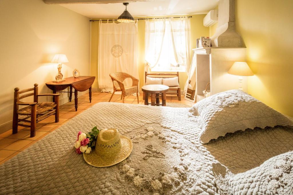Château le Bouïs - Classic Triple Room