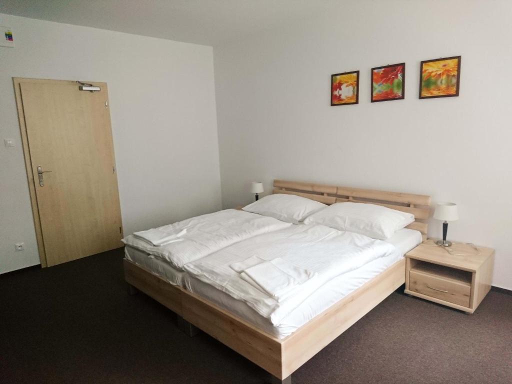 Lopušná dolina Resort - Dreifachzimmer Mit Küchenzeile