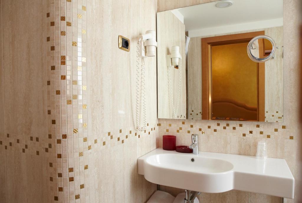 Koupelna v ubytování Termini Beach Hotel & Suites