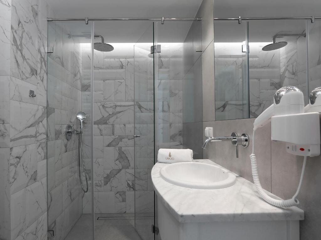 Koupelna v ubytování Lavoo Boutique Apartments