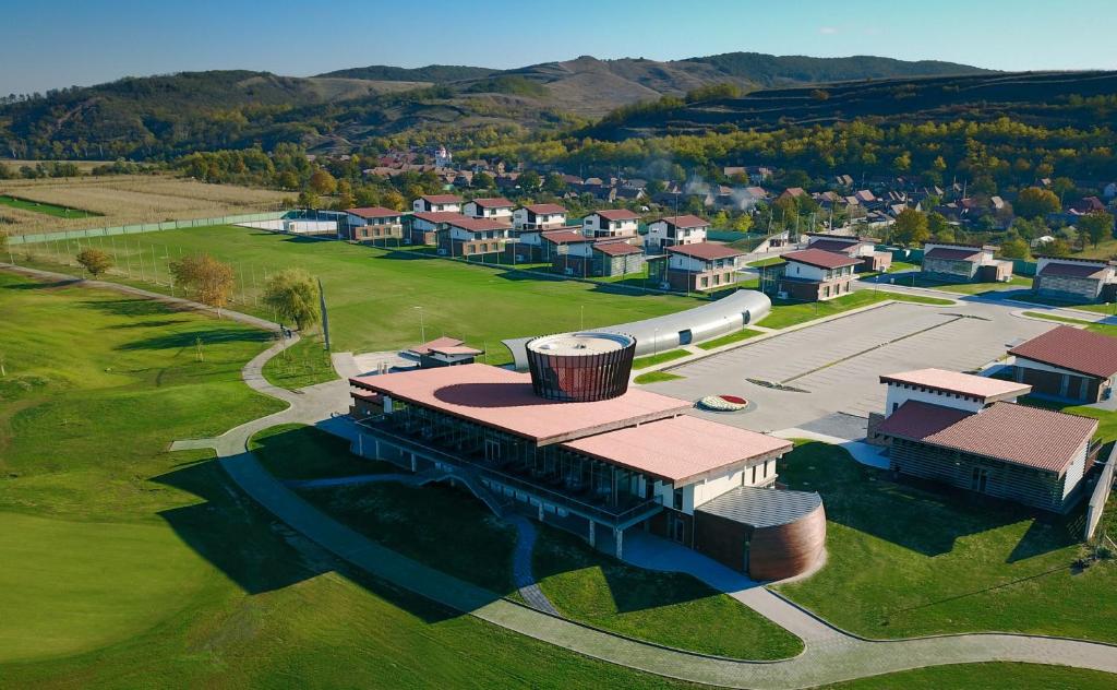 Nespecifikovaný výhled na hory nebo výhled na hory při pohledu z hotelu