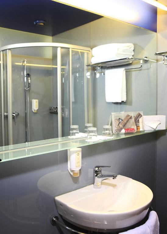 Hotel Montana Zürich - Resim 8