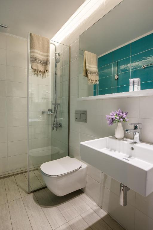 Koupelna v ubytování Marialena Hotel