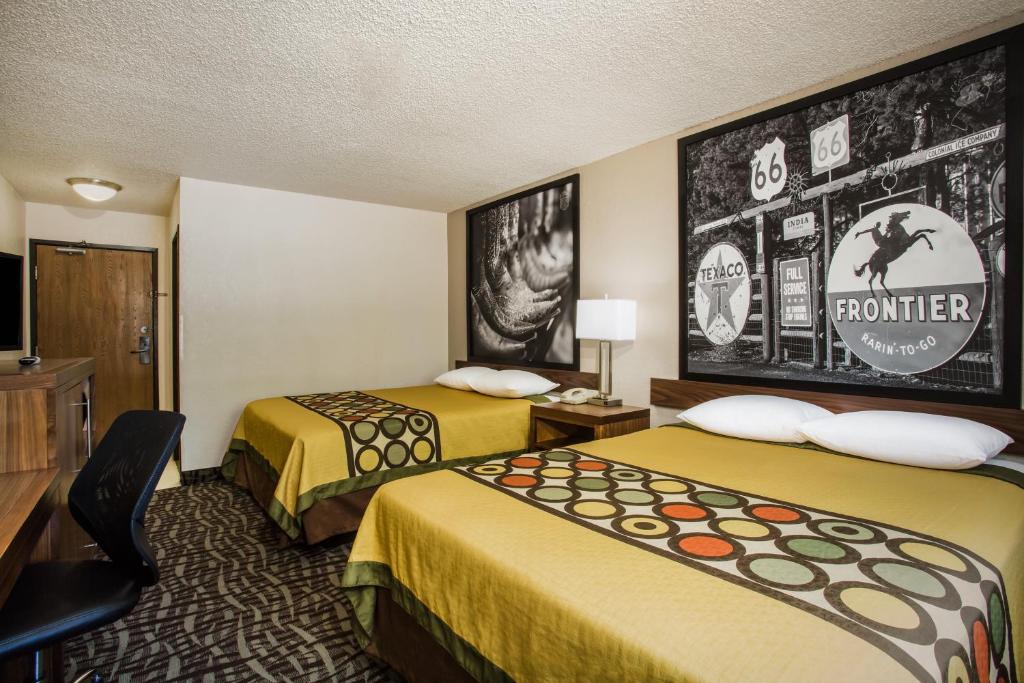 Super 8 by Wyndham Flagstaff - Chambre Queen Avec Deux Lits Queen - Accès à La Mobilité / Non-fumeur