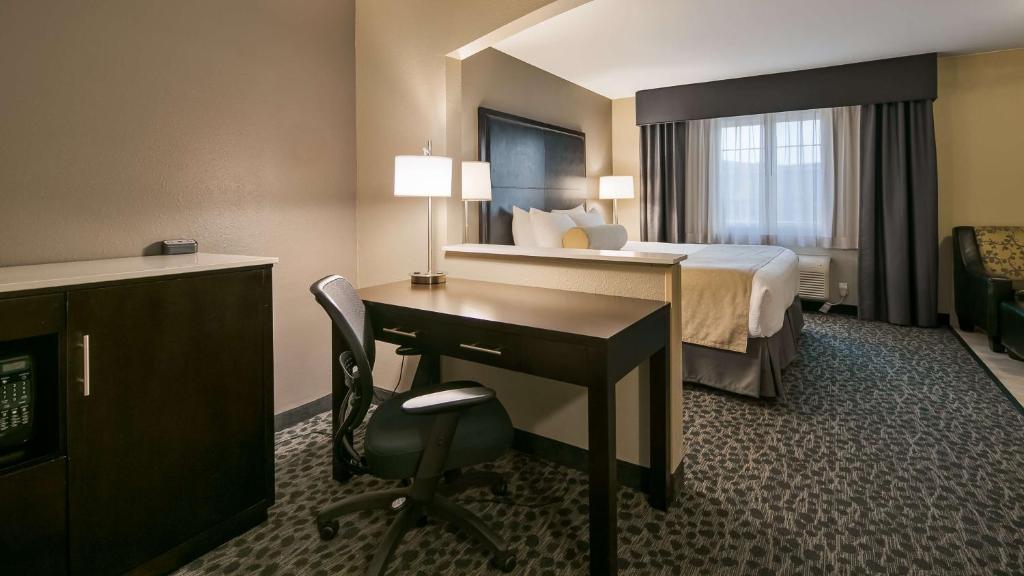 Postel nebo postele na pokoji v ubytování Best Western Plus Aberdeen