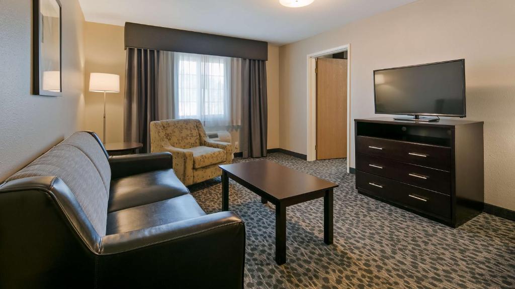 TV a/nebo společenská místnost v ubytování Best Western Plus Aberdeen