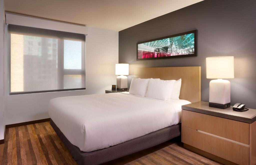 Hyatt House Portland / Downtown - King Studio Süit - Mutfak Ve Manzaralı